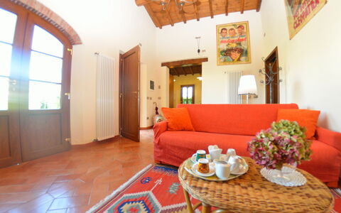 La Capannella: Camera, Proprietà, Mobilia, Soggiorno, Interior Design, Pavimento, Costruzione, Soffitto, Latifoglie, Tavolo