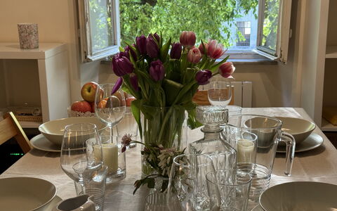 Alle Mura: Mobilia, Tavola, Bicchieri, Tavolo, Serveware, Stemware, Dishware, Tovaglia, Sala Da Pranzo, Interior Design