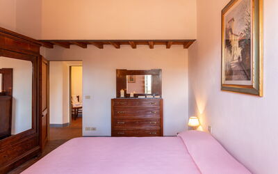 querceto-apartements-tvrn-val-di-pesa-multiproprieta-trilo-6-camera-da-letto