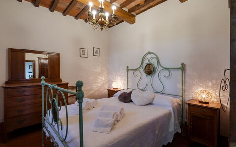 Villa i Cocciai: Camera Da Letto, Letto, Camera, Proprietà, Mobilia, Lenzuolo, Interior Design, Telaio Del Letto, Costruzione, Soffitto