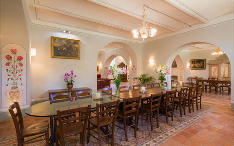 Villa Ivana - Cortona: Camera, Proprietà, Costruzione, Interior Design, Soffitto, Sala Da Pranzo, Mobilia, Immobiliare, Tavolo, Ristorante