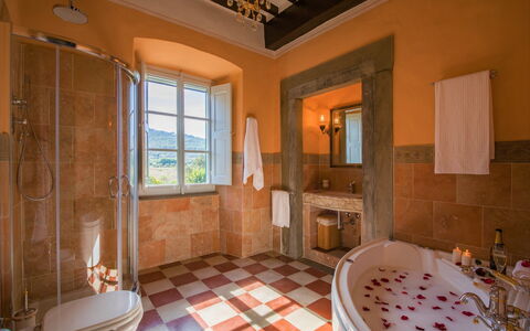 Villa Ivana - Cortona: Camera, Proprietà, Costruzione, Bagno, Interior Design, Soffitto, Pavimento, Casa, Immobiliare, Estate