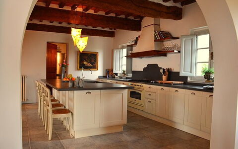 Luna Di Cortona: Proprietà, Controsoffitto, Camera, Cucina, Mobilia, Costruzione, Casa, Cabinetry, Interior Design, Pavimento