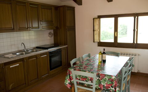 agriturismo-cabbiavoli-chianti-multiproprieta-fienile-giallo-albicocco-cucina