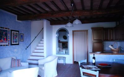 agriturismo-cabbiavoli-chianti-multiproprieta-fienile-arancione-susino-soggiorno