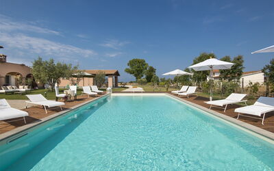 Villa Tarquinia: villa-marina-velca-tarquinia-villa-piscina