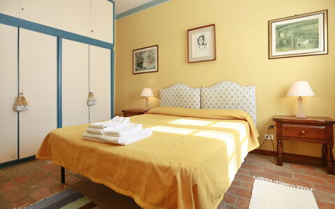 Borgo Antico Marina: Camera Da Letto, Letto, Camera, Mobilia, Proprietà, Lenzuolo, Telaio Del Letto, Parete, Bedding, Interior Design
