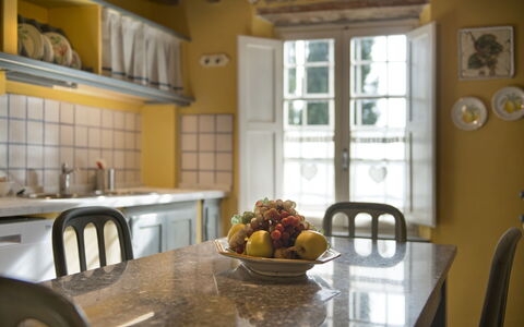 Borgo Antico Marina: Camera, Proprietà, Mobilia, Interior Design, Giallo, Casa, Costruzione, Sala Da Pranzo, Immobiliare, Casa