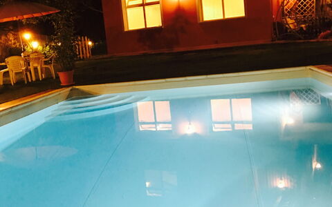 Borgo Di Zacco: Piscina, Proprietà, Luce, Illuminazione, Acqua, Tempo Libero, Casa, Costruzione, Notte, Hotel