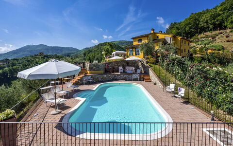 Villa Solaria: Piscina, Proprietà, Ricorrere, Immobiliare, Estate, Costruzione, Vacanza, Resort Citta ', Casa, Tempo Libero