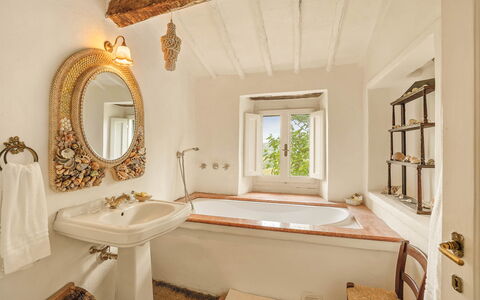 Camporempoli: Parete, Idraulico Fixture, Interior Design, Bagno, Vasca Da Bagno, Illuminazione, Soffitto, Idraulico, Rubinetto, Casa