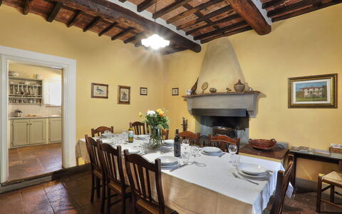 Casa Rosa: Camera, Proprietà, Costruzione, Sala Da Pranzo, Soffitto, Ristorante, Interior Design, Mobilia, Immobiliare, Tavolo