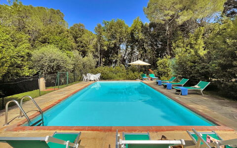 La Capanna: Piscina, Ricorrere, Eco Hotel, Mobili Da Esterno, Shade, Terme, Landscaping, Hotel, Hacienda, Villa
