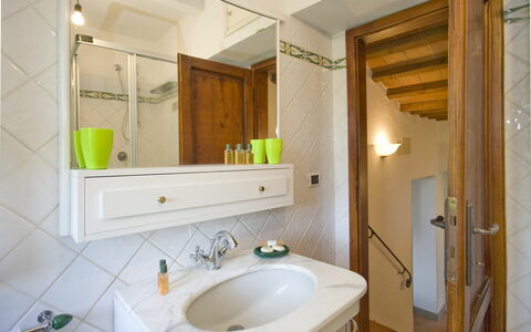 La Fonte: Bagno, Camera, Proprietà, Interior Design, Costruzione, Mobiletto Del Bagno, Lavello, Casa, Bagno Accessorio, Vasca Da Bagno
