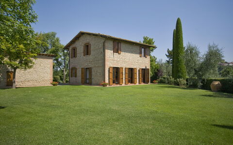 La Fonte: Proprietà, Casa, Prato, Erba, Estate, Casa, Lotto, Costruzione, Agriturismo, Immobiliare