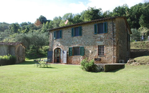 Magrini: Proprietà, Casa, Casa, Costruzione, Immobiliare, Estate, Villetta, Agriturismo, Cortile, Erba