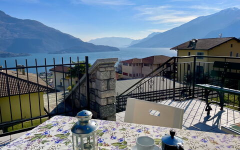 Sofia (Dma333): Cielo, Montagna, Giorno, Proprietà, Nube, Tavola, Blu, Azzurro, Tavolo, Architettura