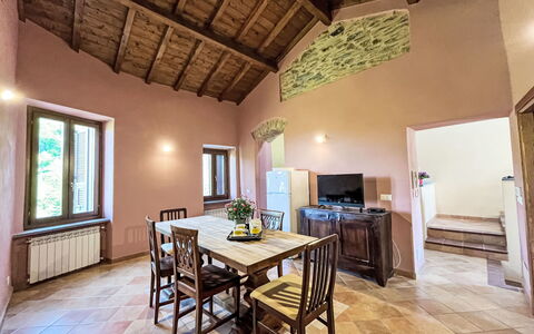 Tavole 603: Mobilia, Proprietà, Tavolo, Legna, Interior Design, Finestra, Sedia, Pavimento, Pavimentazione