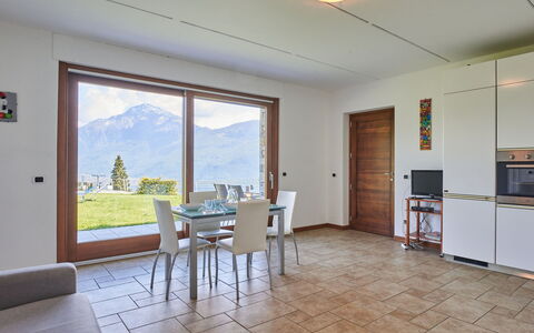 Gravedona 736: Proprietà, Costruzione, Legna, Pianta Della Casa, Finestra, Shade, Illuminazione, Interior Design, Architettura