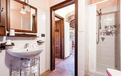 Alloggio:&nbsp;Borgo Cerbaiola 650.1