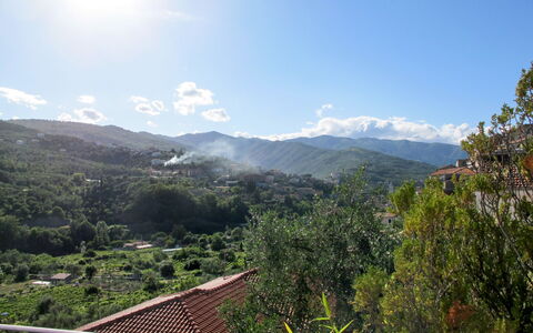 Daniela (Dol295): Cielo, Nube, Montagna, Paesaggio Naturale, Pianta, Highland, Albero, Paesaggio, Foresta, Collina