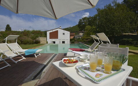 Villa San Lorenzo: Proprietà, Tavolo, Mobilia, Vacanza, Camera, Casa, Shade, Interior Design, Backyard, Terrazza