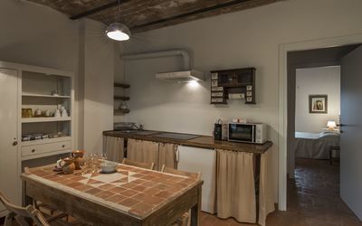 Catola: Camera, Mobilia, Proprietà, Costruzione, Controsoffitto, Soffitto, Interior Design, Cucina, Pavimento, Casa