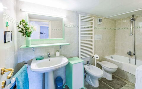 Villa Lamarmora: Pavimentazione, Interior Design, Pavimento, Idraulico Fixture, Bagno, Camera, Idraulico, Soffitto, Rubinetto, Lavello