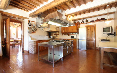 Villa Venanzo: Costruzione, Proprietà, Camera, Pavimento, Mobilia, Interior Design, Pavimento In Legno, Latifoglie, Fascio, Soffitto