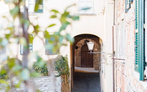 Appartamento Zefferini: Costruzione, Pianta, Legna, Casa, Manto Stradale, Facciata, Acqua, Città, Finestra, Vicolo