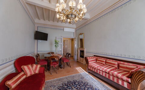 Appartamento Zefferini: Proprietà, Mobilia, Costruzione, Divano, Decorazione, Interior Design, Illuminazione, Soggiorno, Pavimentazione, Pavimento