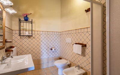 borghigiana-parrino-san-miniato-multiproprieta-festa-bagno