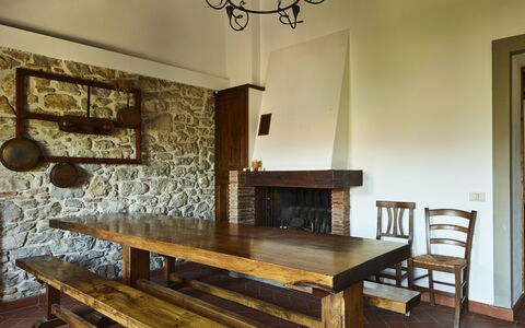 Villa Cincinelli: Camera, Mobilia, Proprietà, Tavolo, Interior Design, Sala Da Pranzo, Casa, Costruzione, Pavimento, Parete