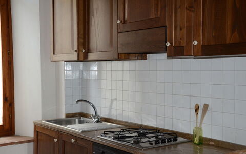 Villa Cincinelli: Controsoffitto, Cucina, Piastrella, Camera, Proprietà, Cabinetry, Mobilia, Pavimento, Lavandino Della Cucina, Lavello