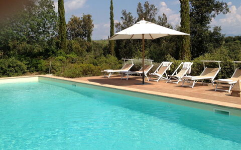 Lavacchio 14: Acqua, Cielo, Nube, Proprietà, Piscina, Azzurro, Pianta, Mobili Da Esterno, Shade, Albero