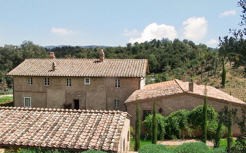 Lavacchio 14: Nube, Cielo, Costruzione, Pianta, Albero, Paesaggio Naturale, Casa, Lotto, Villetta, Thatching