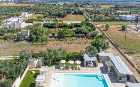 Villa Niraclo': Pianta, Proprietà, Costruzione, Cielo, Azzurro, Albero, Piscina, Urban Design, Architettura, Acqua