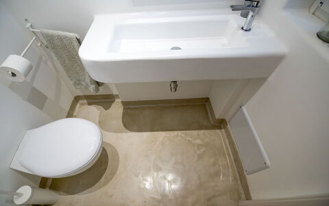 Villa Niraclo': Bagno, Gabinetto, Proprietà, Idraulico Fixture, Lavandino Del Bagno, Toilet Seat, Lavello, Rubinetto, Camera, Marmo