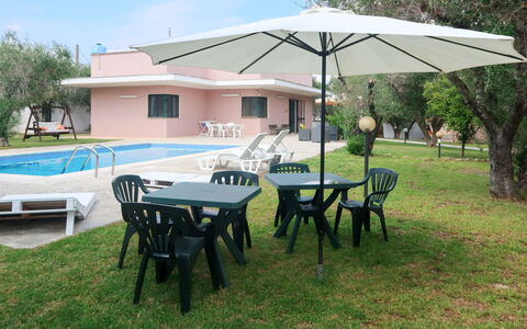 Giusy: Proprietà, Tavolo Esterno, Immobiliare, Tavolo, Shade, Terrazza, Ombrello, Baldacchino, Tempo Libero, Backyard