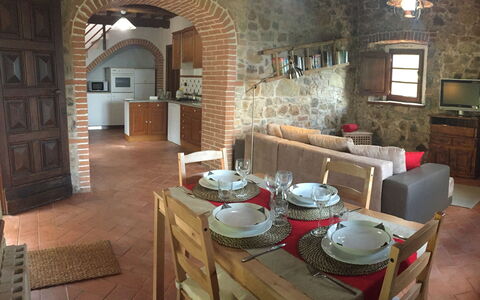Villa Martina: Camera, Proprietà, Interior Design, Costruzione, Mobilia, Architettura, Casa, Pavimento, Estate