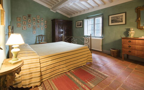 Villa Bacco: Camera Da Letto, Camera, Letto, Mobilia, Proprietà, Lenzuolo, Telaio Del Letto, Pavimento, Interior Design, Latifoglie