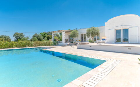 Villa Amelia Ostuni: Blu, Estate, Piscina, Shade, Landscaping, Villa, Dimora, Hacienda, Giochi D'Acqua