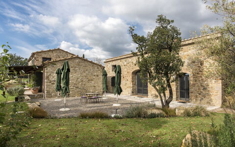 Sequerciani: Rovine, Proprietà, Costruzione, Architettura, Casa, Albero, Area Rurale, Estate, Erba, Chiesa