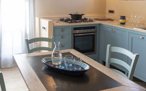 Sequerciani: Controsoffitto, Proprietà, Camera, Mobilia, Cucina, Interior Design, Tavolo, Cabinetry, Pavimento, Casa