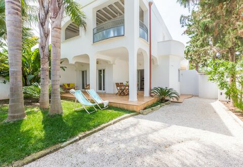 Villetta Ferreri: Proprietà, Casa, Costruzione, Casa, Immobiliare, Zona Residenziale, Estate, Architettura, Appartamento, Facciata