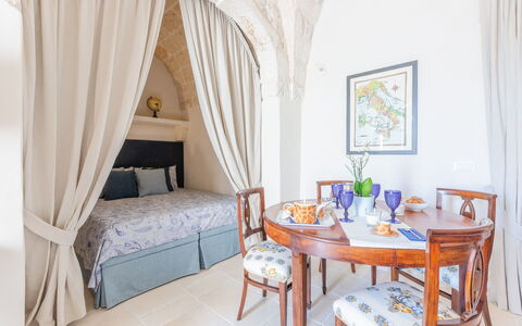Solo Voi: Camera, Mobilia, Proprietà, Tenda, Camera Da Letto, Interior Design, Letto, Suite, Costruzione, Casa
