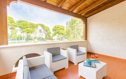 Prato Inglese Destro: Cielo, Proprietà, Divano, Azzurro, Pianta, Costruzione, Legna, Interior Design, Shade, Architettura