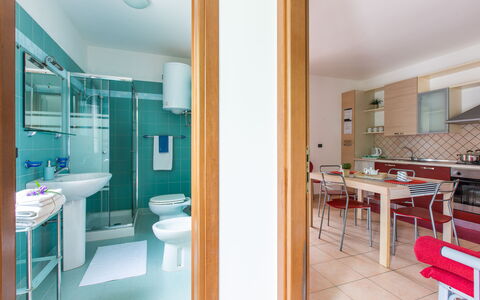 Prato Inglese Sinistro: Lavello, Costruzione, Proprietà, Specchio, Mobilia, Rubinetto, Idraulico Fixture, Interior Design, Bagno