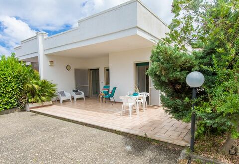 Villa Nettuno: Proprietà, Casa, Immobiliare, Costruzione, Casa, Architettura, Camera, Villa, Zona Residenziale, Facciata