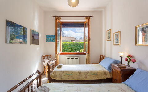 Villa Campiglia: Camera Da Letto, Mobilia, Camera, Proprietà, Letto, Interior Design, Telaio Del Letto, Costruzione, Soffitto, Casa